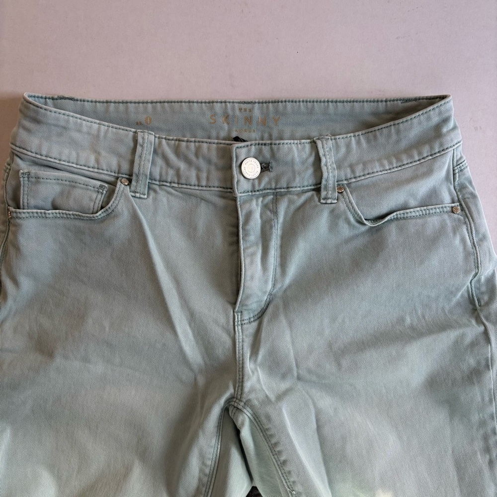 White House Black Market Skinny Crop Light Blue Pants Size 0 Raw hem Cotton/span